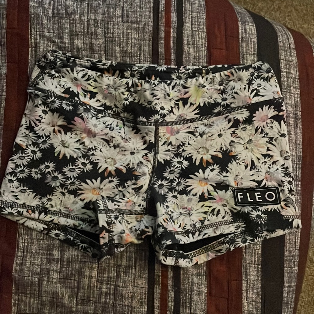 Lined Fleo Shorts